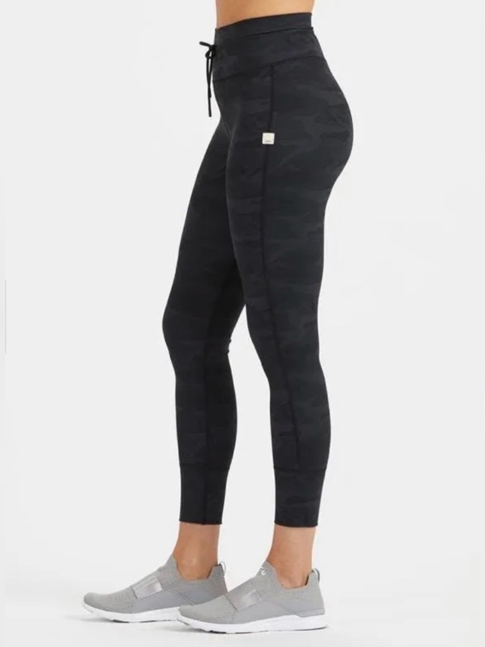 Vuori Black Camo High-Rise Daily Leggings